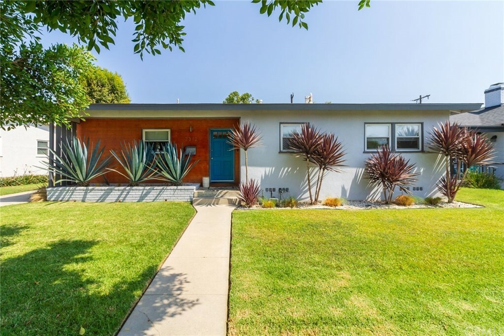 Property Photo: 2312 Heather Avenue CA 90815