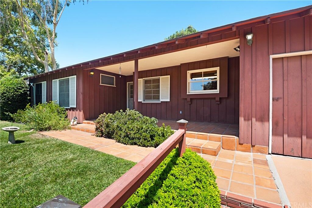 Property Photo:  715 Edgeview Drive  CA 91024 