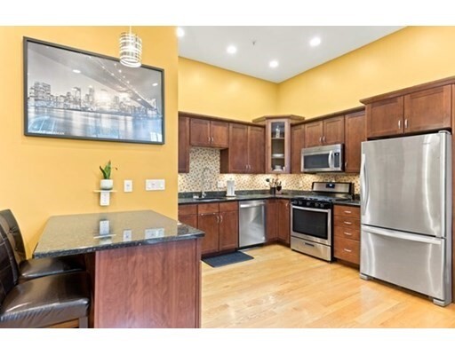Property Photo: 87 Franklin St 105 MA 02169
