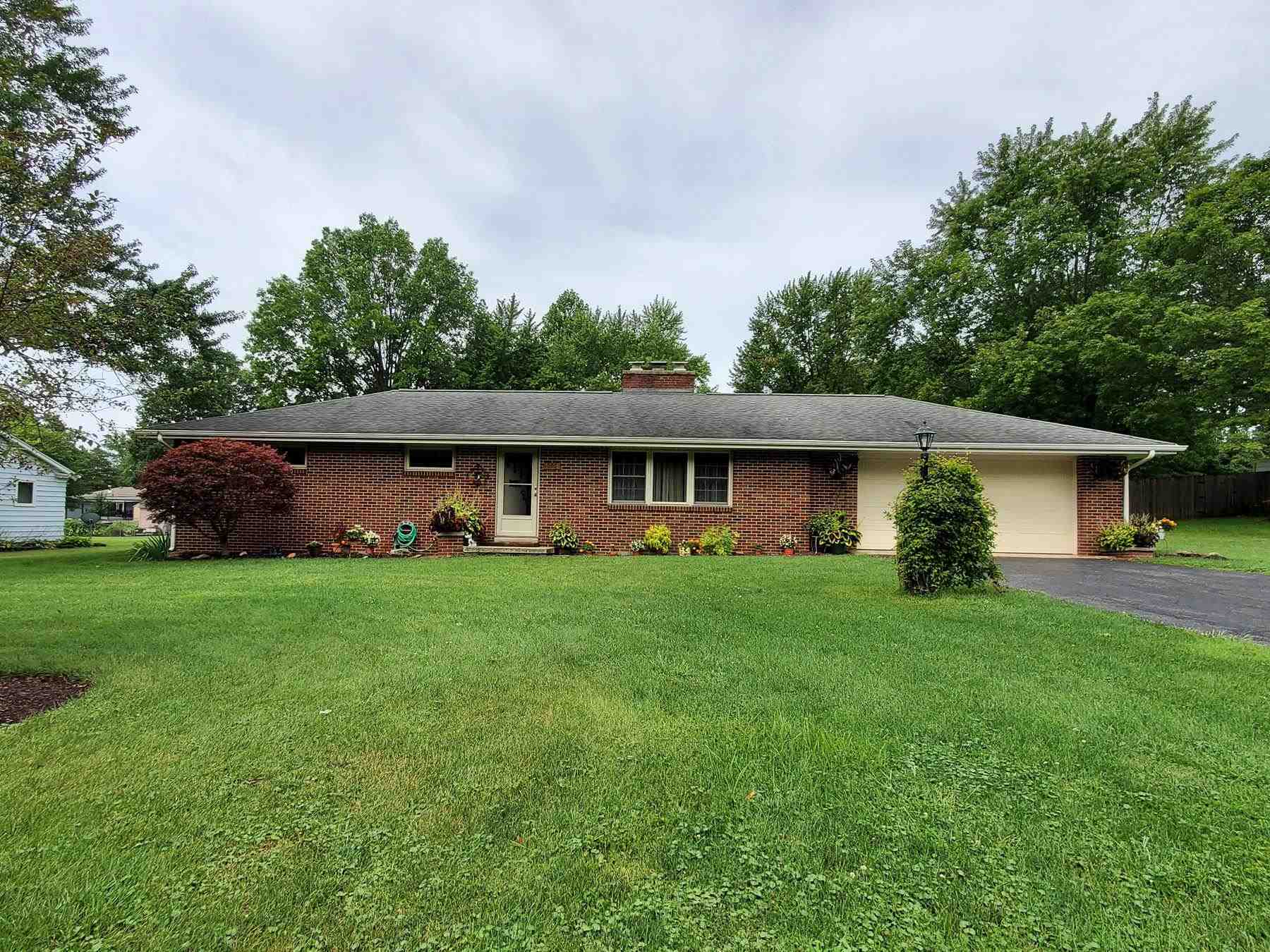 Property Photo:  6118 E Hills Road  IN 46804-6308 