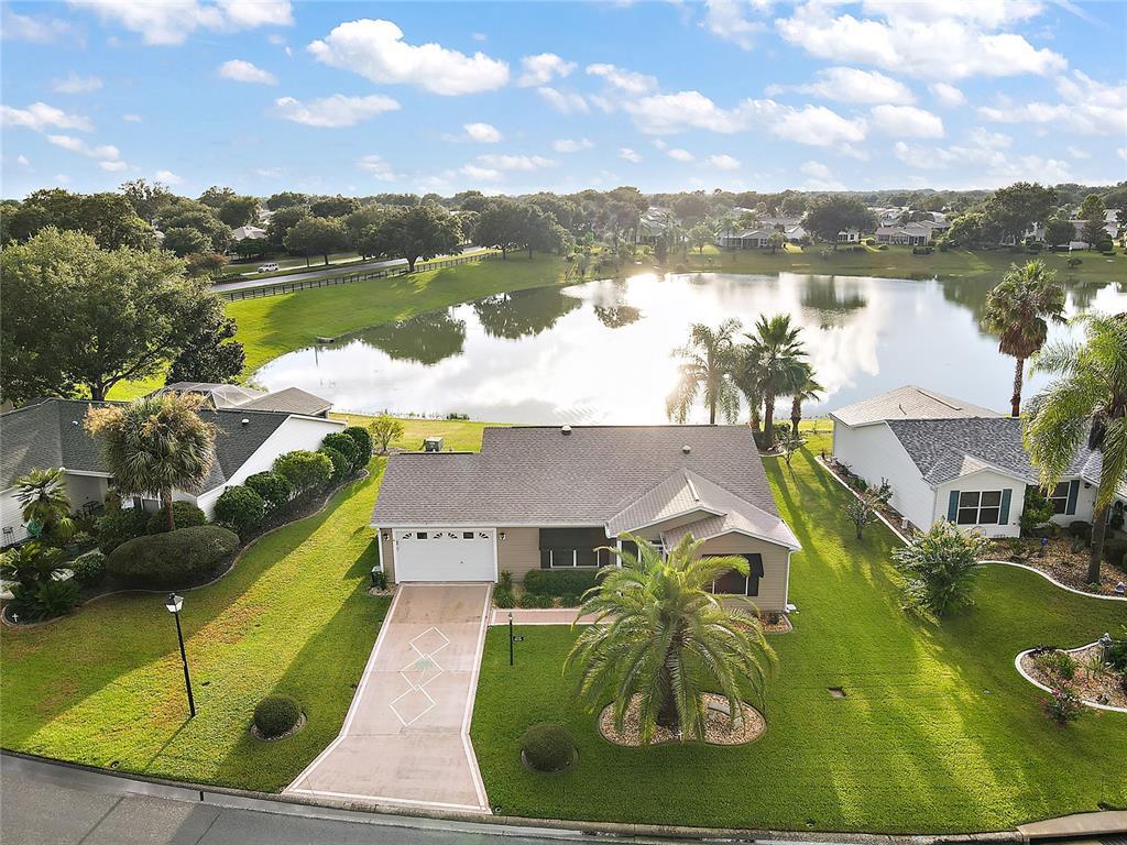Property Photo: 2528 Botello Avenue FL 32162