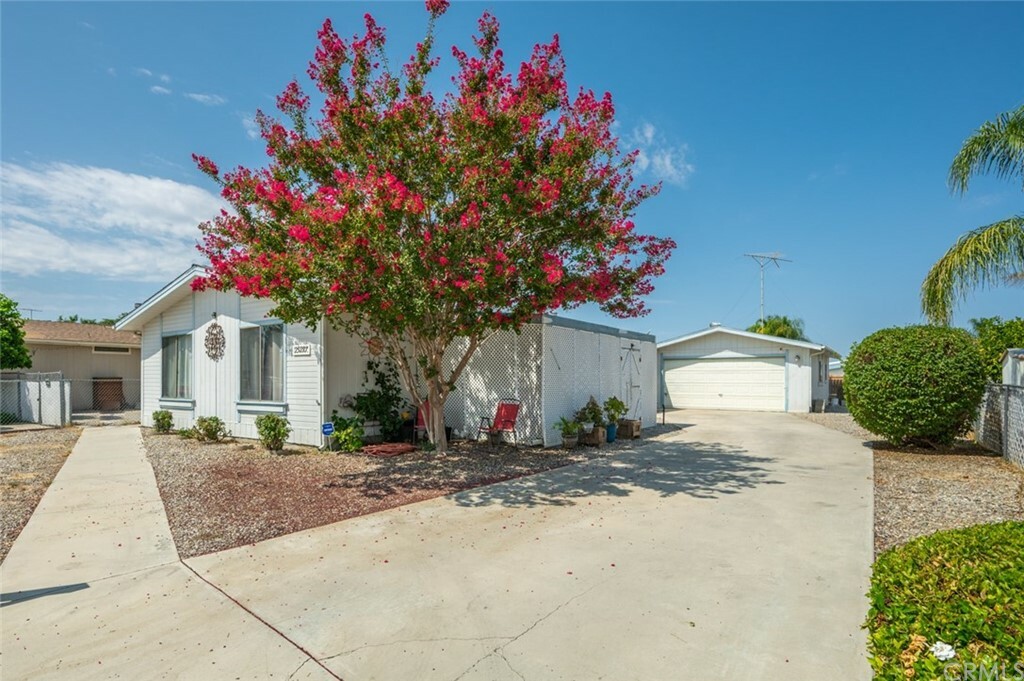 Property Photo:  25287 Browca Street  CA 92544 