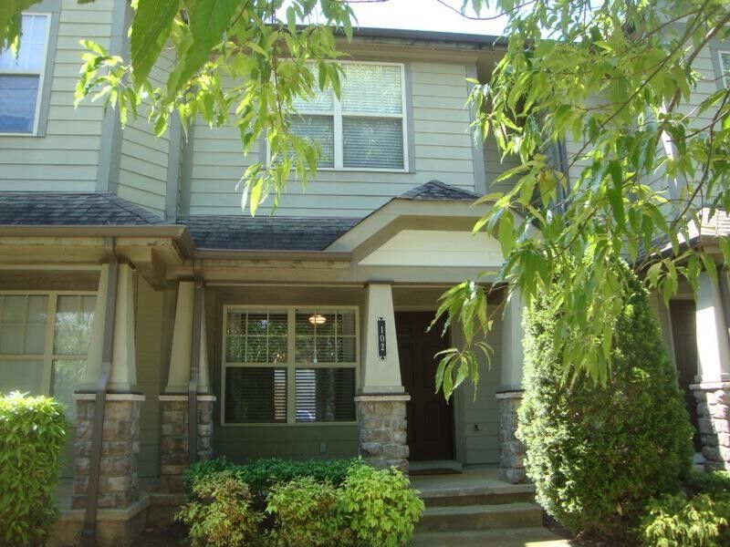 Property Photo: 105 4th Ave #102 TN 37130