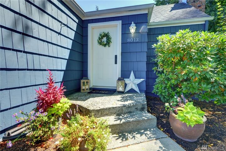 Property Photo: 8013 55th Ave NE WA 98270