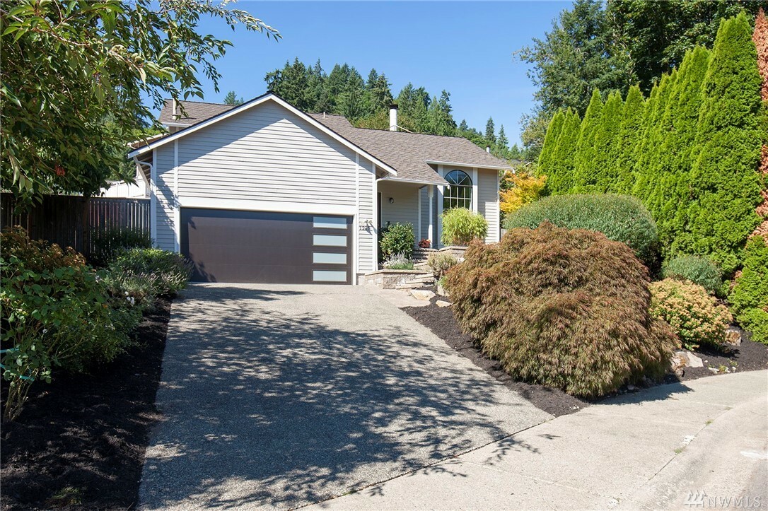 1215 Oakwood Place NW  Issaquah WA 98027 photo