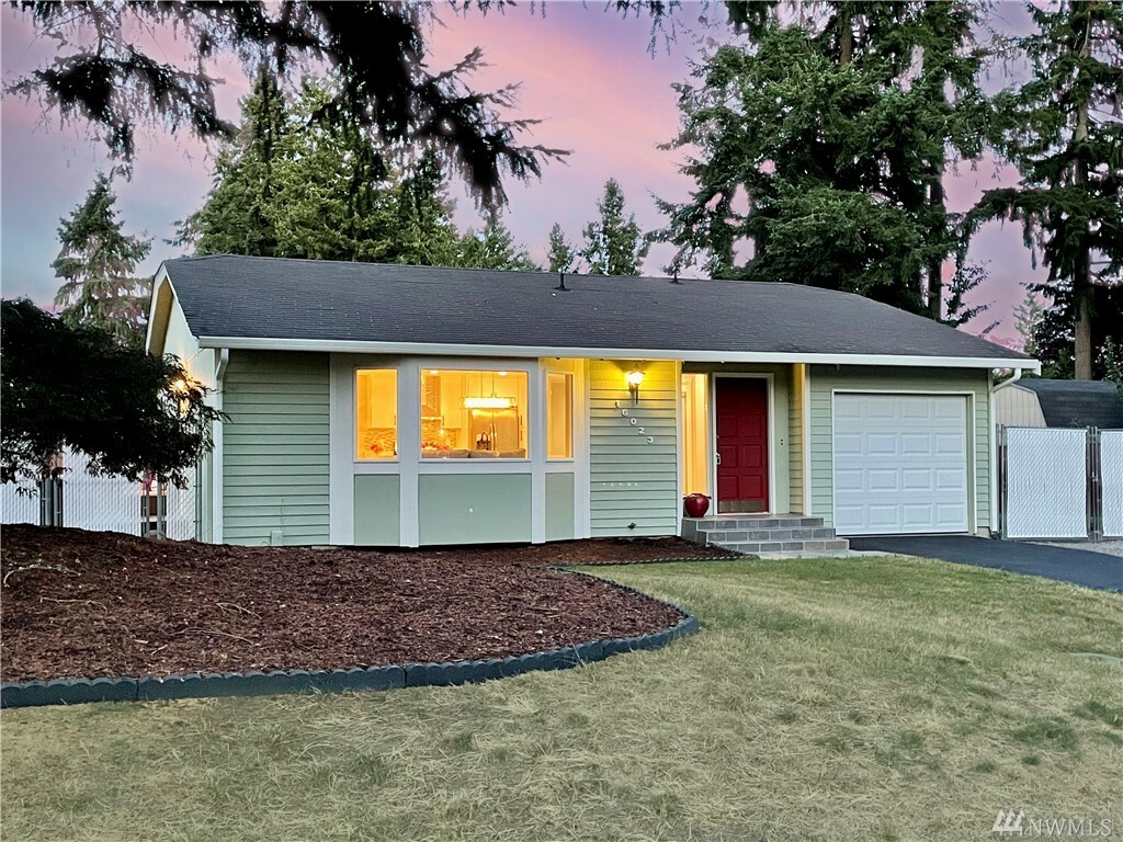 Property Photo:  16023 69th Av Ct E  WA 98375 