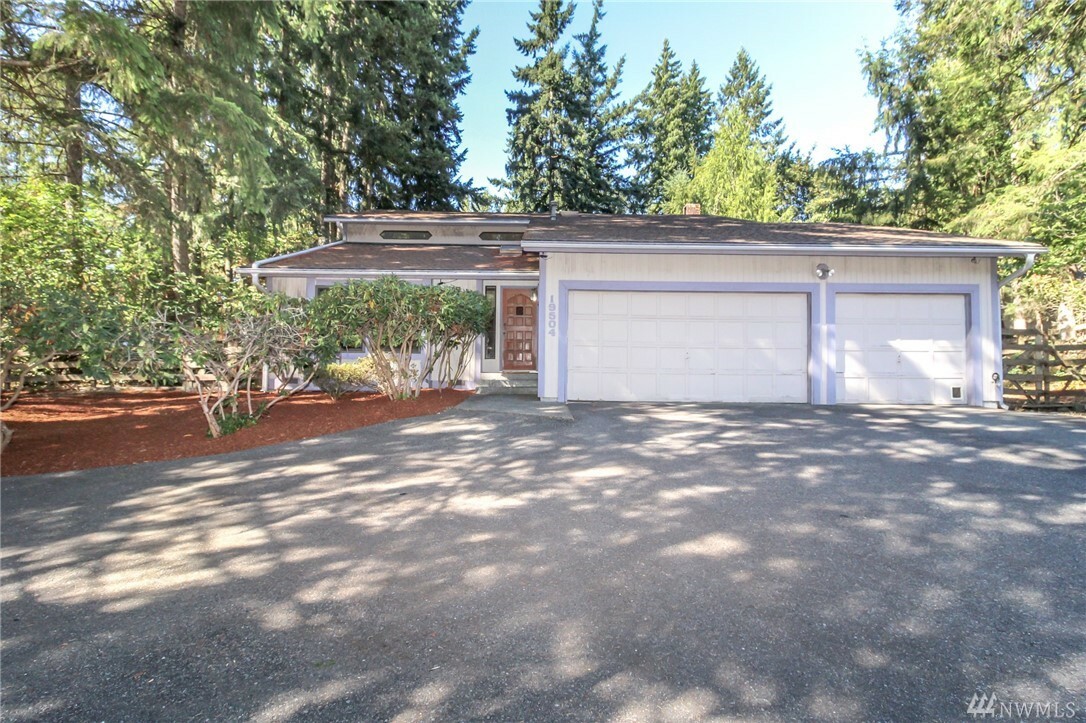 Property Photo:  19504 SE 277th St  WA 98042 