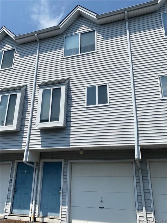 Property Photo:  10 Hawthorne Avenue 5  CT 06418 