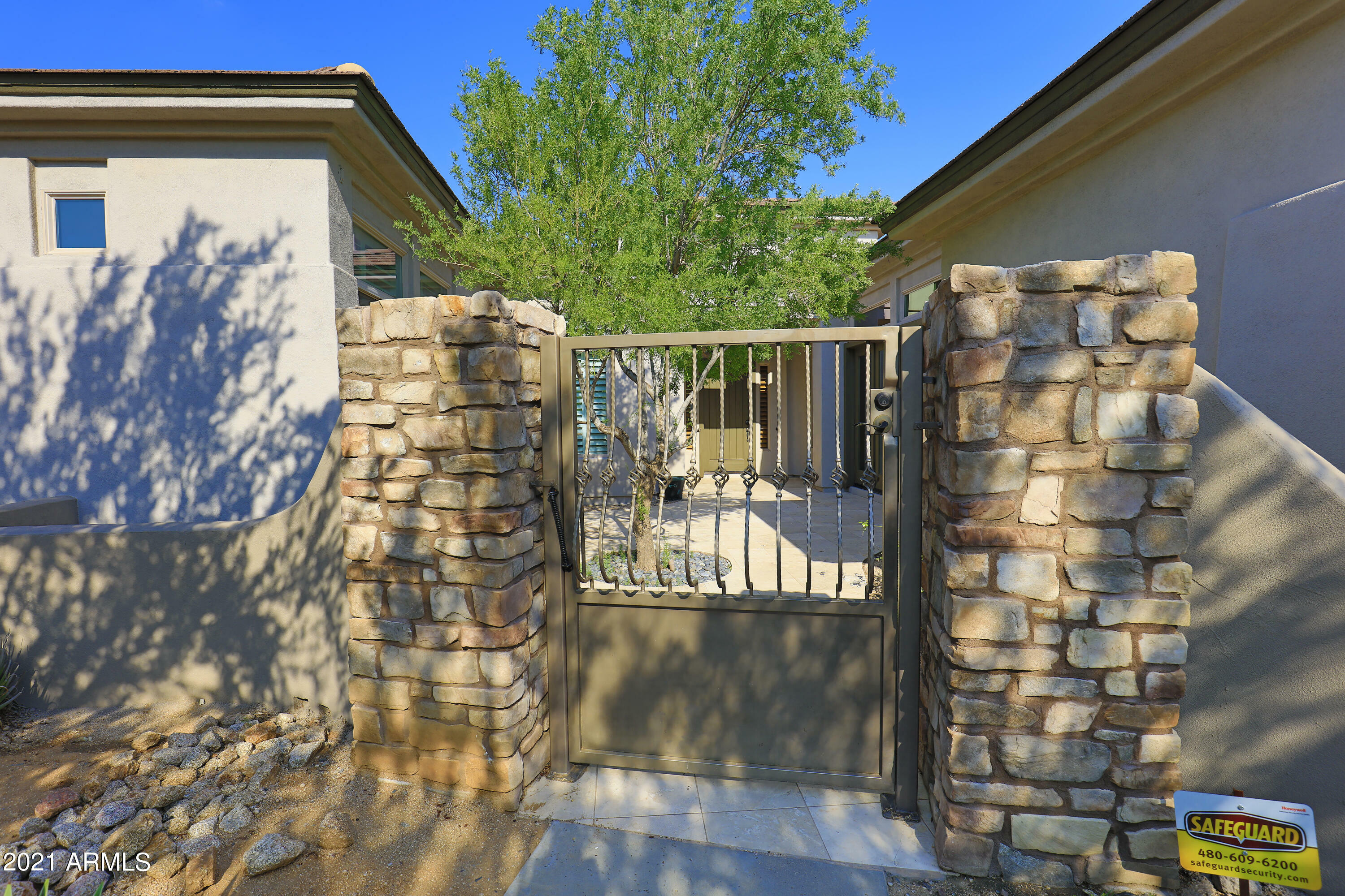 Property Photo:  34899 N Desert Winds Circle  AZ 85377 