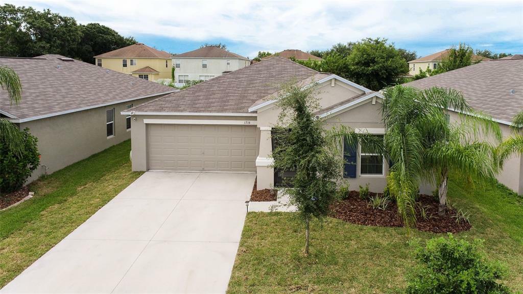 Property Photo:  1716 Broad Winged Hawk Drive  FL 33570 