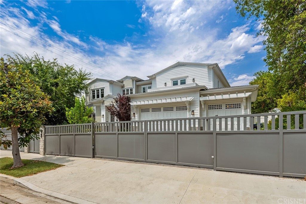 Property Photo: 16551 Bosque Drive CA 91436