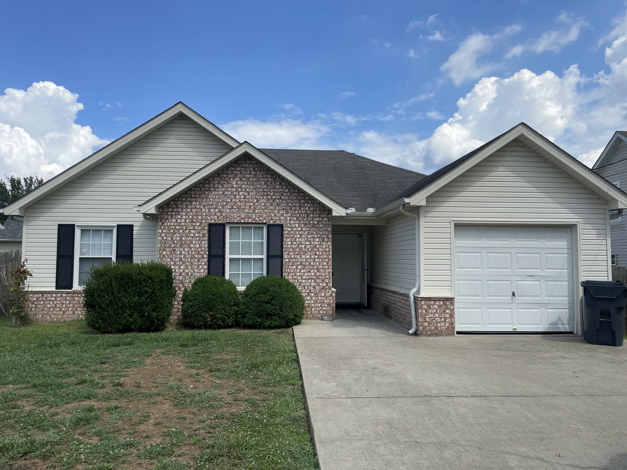 719 Holland Ridge Dr  La Vergne TN 37086 photo