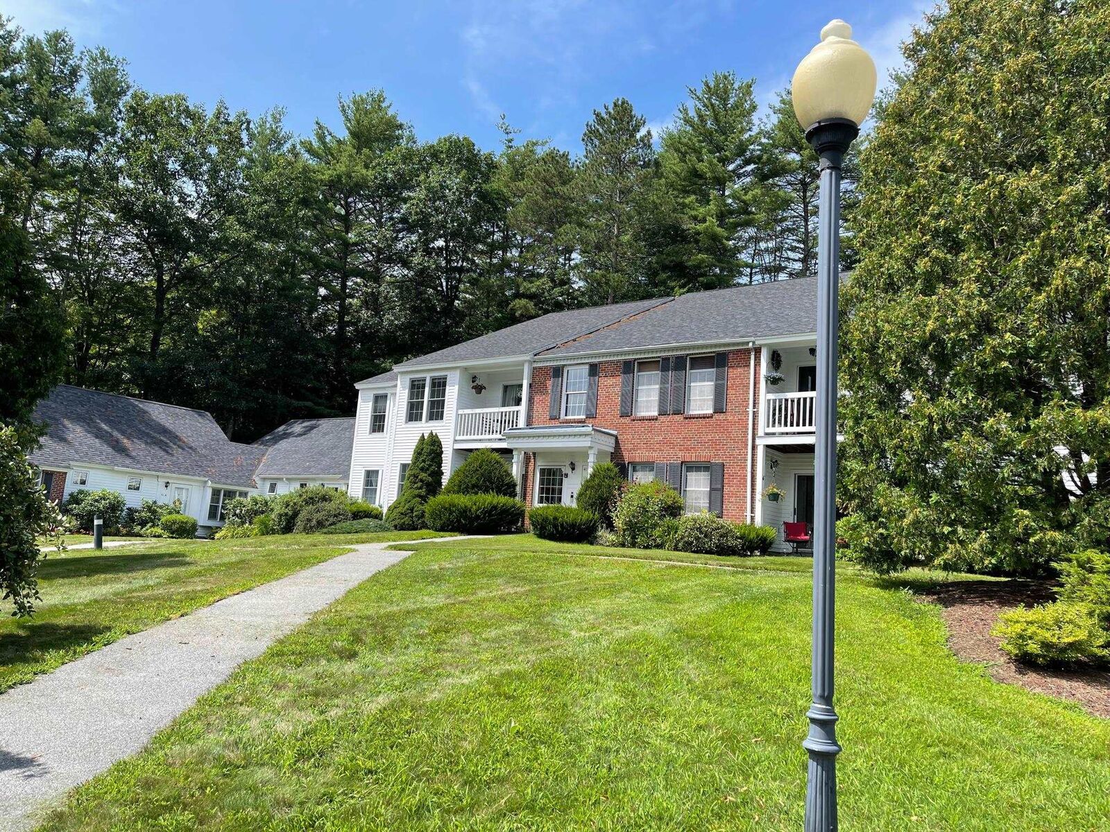 Property Photo:  41 Windsor Court E  NH 03431 