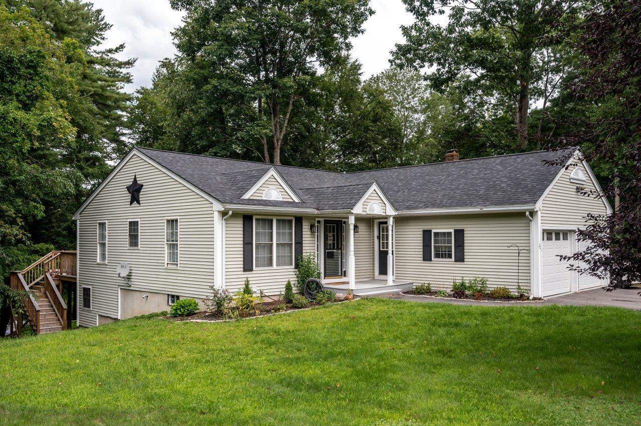 Property Photo:  22 Lamprey Village Drive  NH 03042 