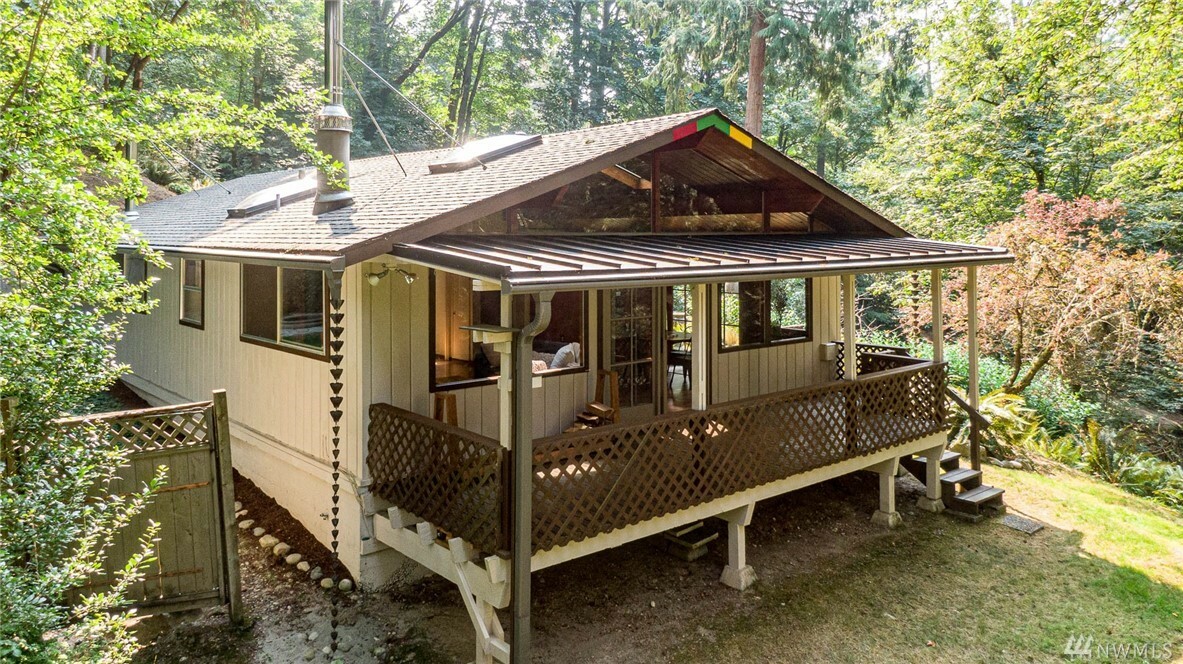 Property Photo:  11303 SW Cedarhurst Rd  WA 98070 