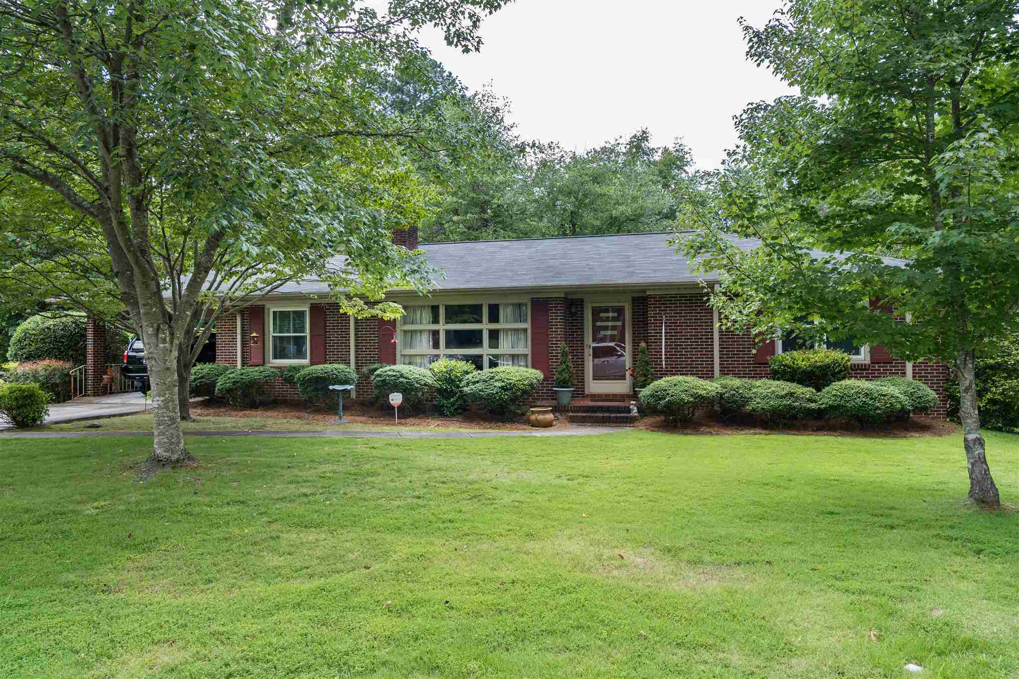 Property Photo:  107 Kent Place  SC 29307 