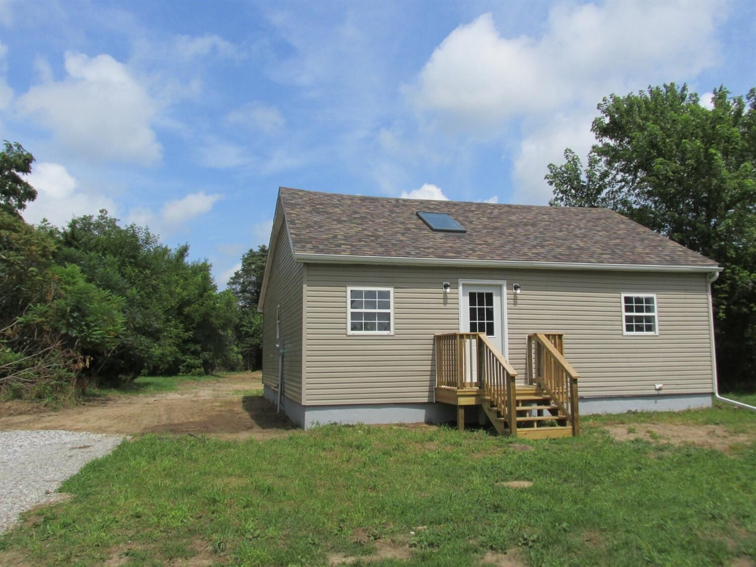 Property Photo: 7237 E 370 IN 46574