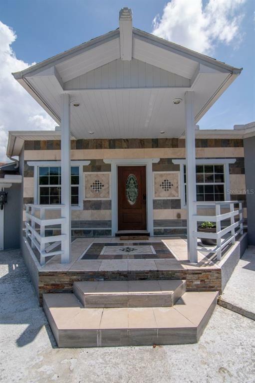 Property Photo: 4305 Garden Lane FL 33610