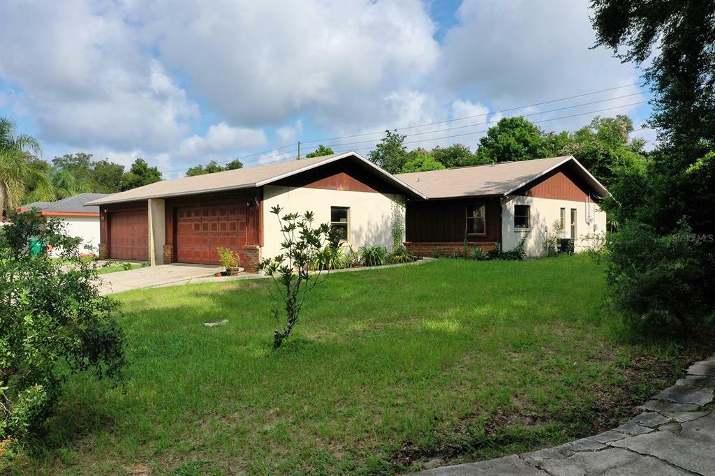 Property Photo:  709 Wright Court  FL 32720 