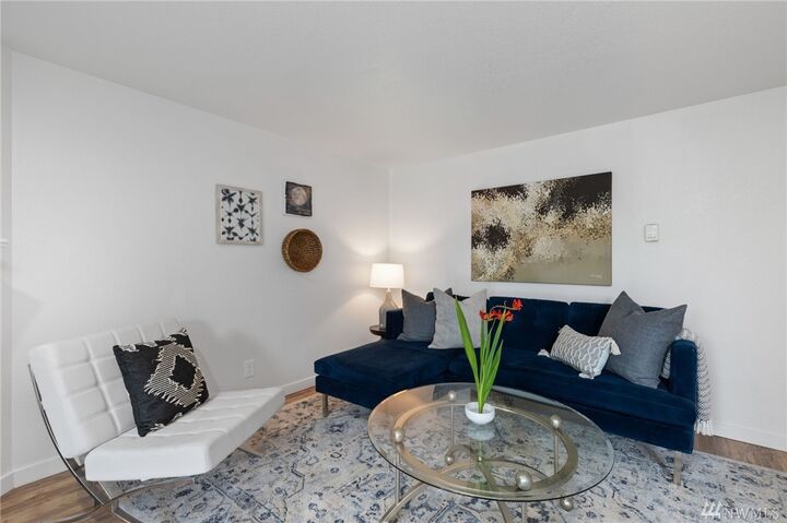 Property Photo: 16419 Spruce Wy F4 WA 98037