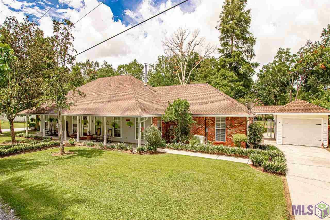 Property Photo:  965B River Rd  LA 70780 