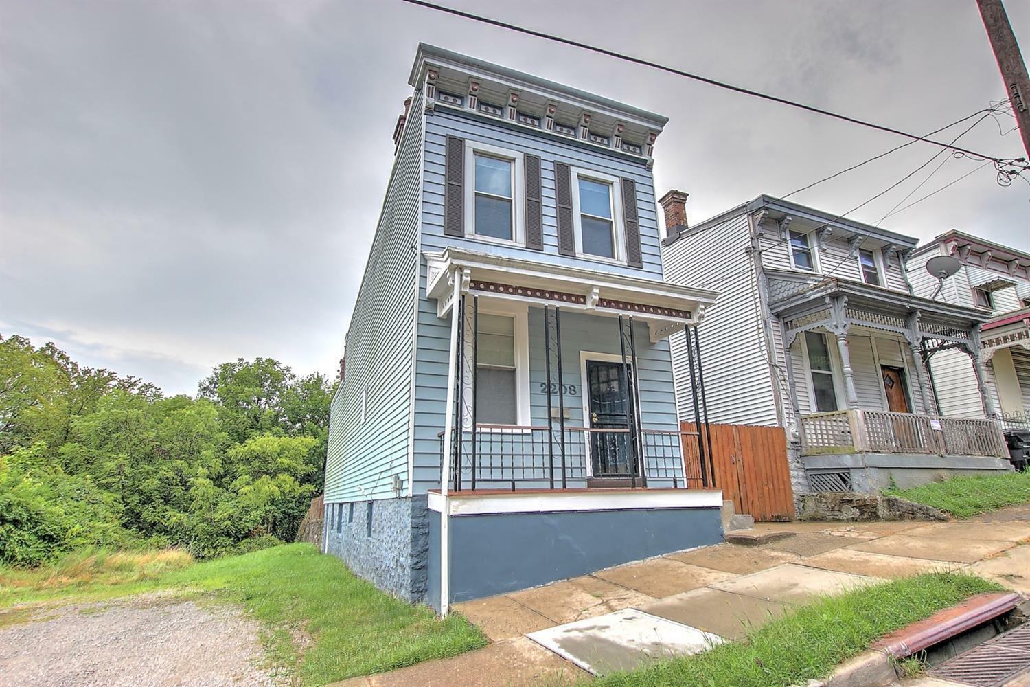 Property Photo: 2208 Grand Ave OH 45214