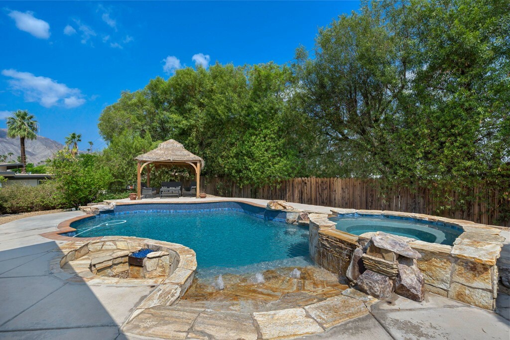 Property Photo:  73860 Shadow Lake Drive  CA 92260 