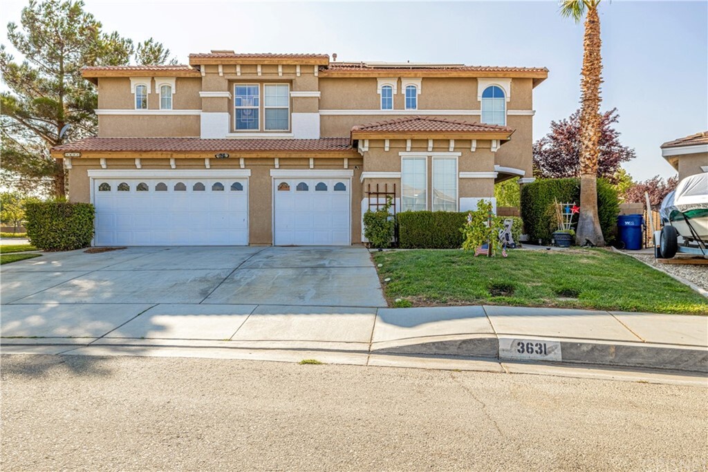 Property Photo: 3631 Fairgreen Lane CA 93551