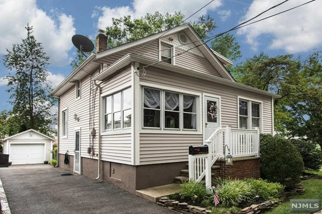 Property Photo:  18 Minerva Avenue  NJ 07506 