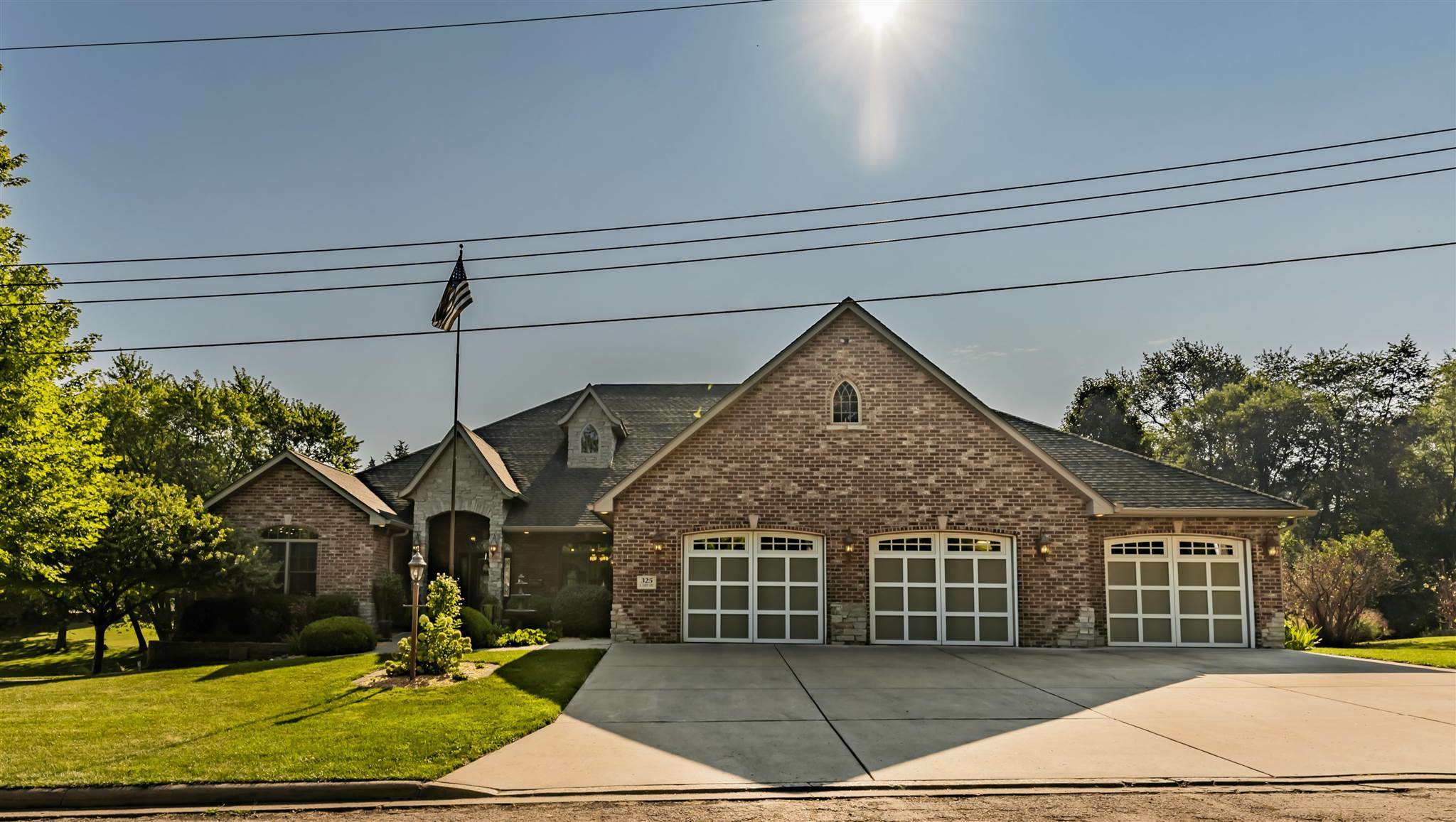 Property Photo: 325 N 1st IL 61531