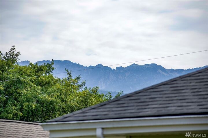 Property Photo: 434 W 3rd St WA 98362