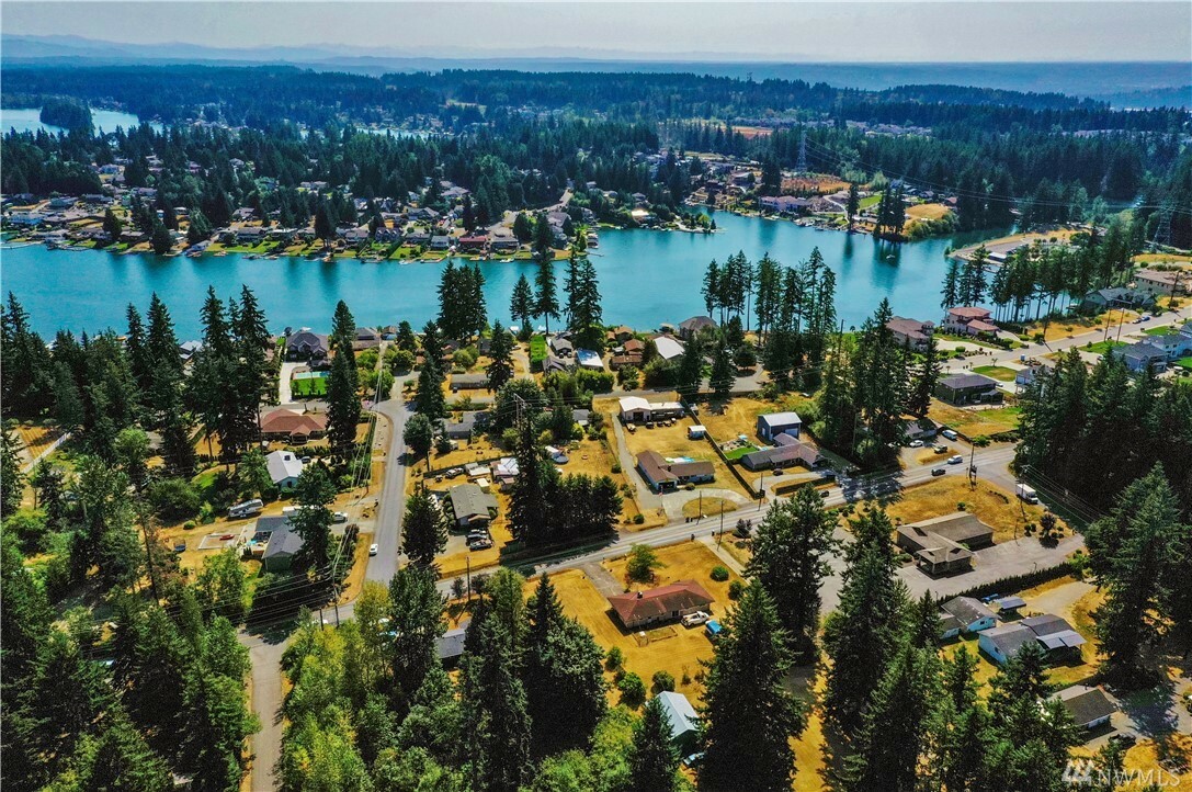 Property Photo: 17919 16th St E WA 98391