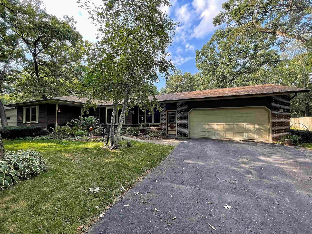 Property Photo:  W8236 Sunset Ct  WI 53551 