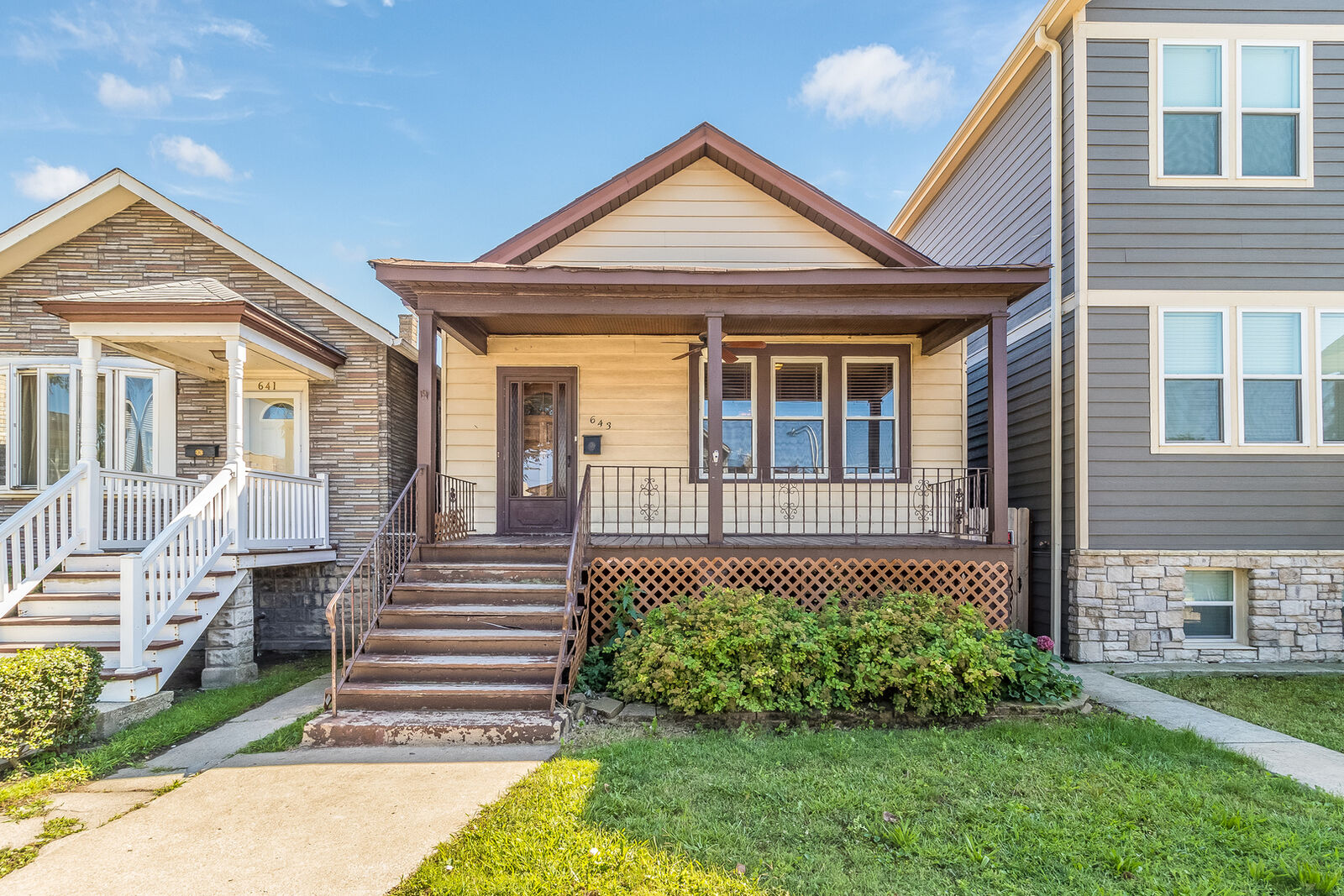 Property Photo: 643 W 43rd Place IL 60609