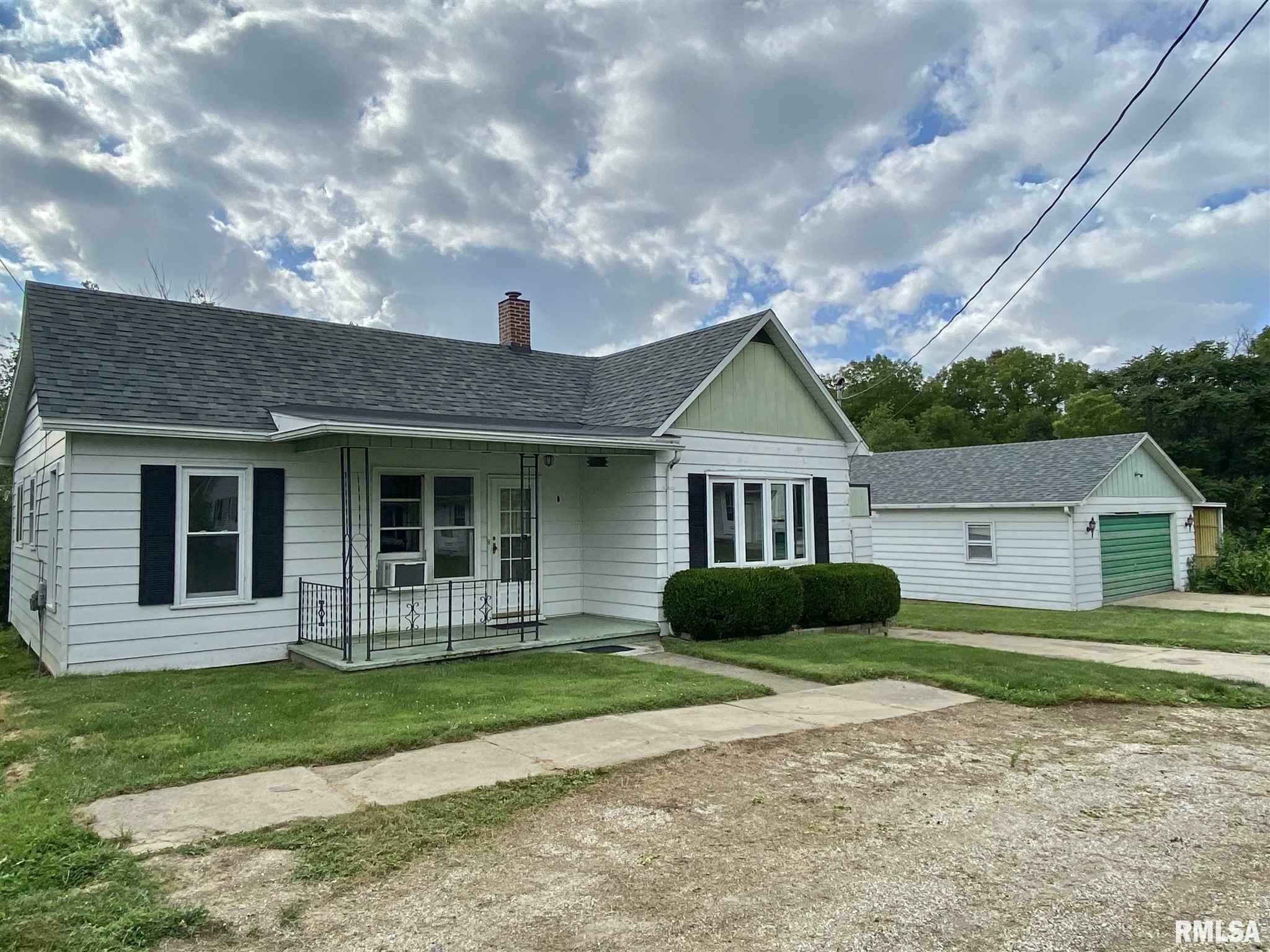 Property Photo:  304 N Central  IL 61563 
