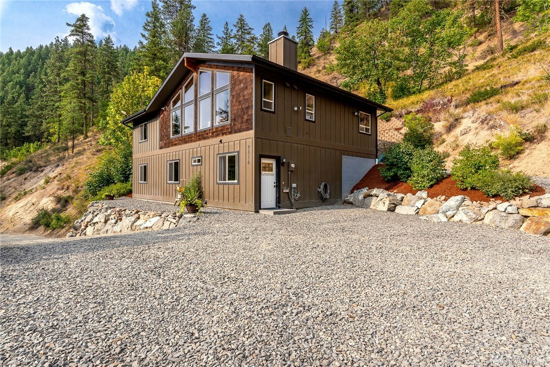 Property Photo:  8816 Derby Canyon Rd  WA 98847 