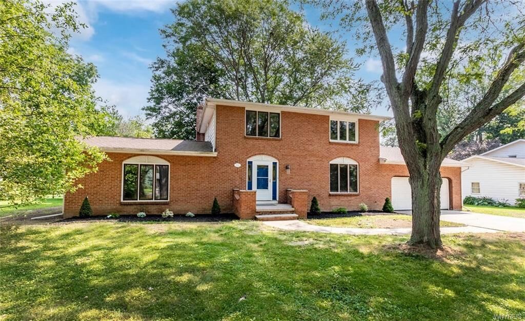 Property Photo:  3515 Calvano Drive  NY 14072 