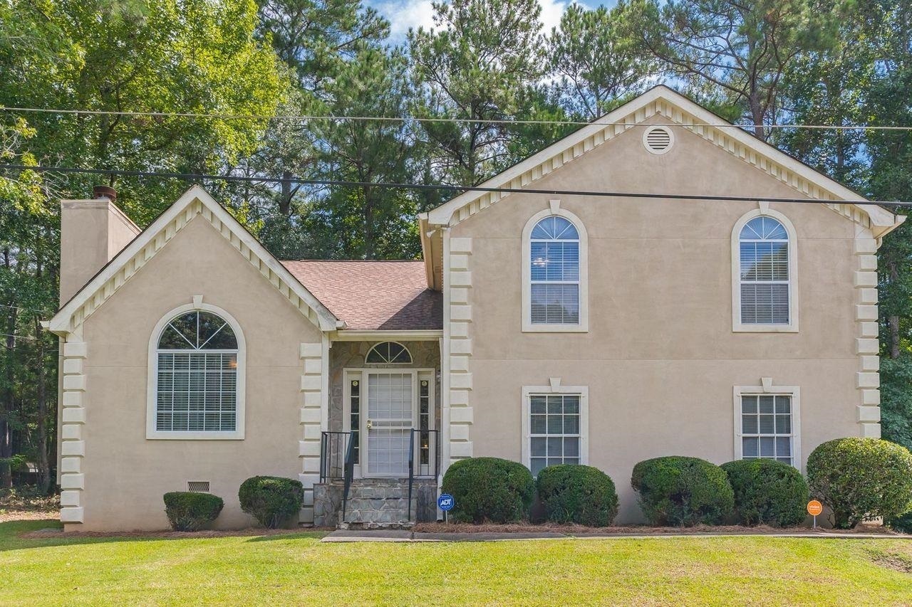 Property Photo:  660 Timbergrove Drive SW  GA 30331 