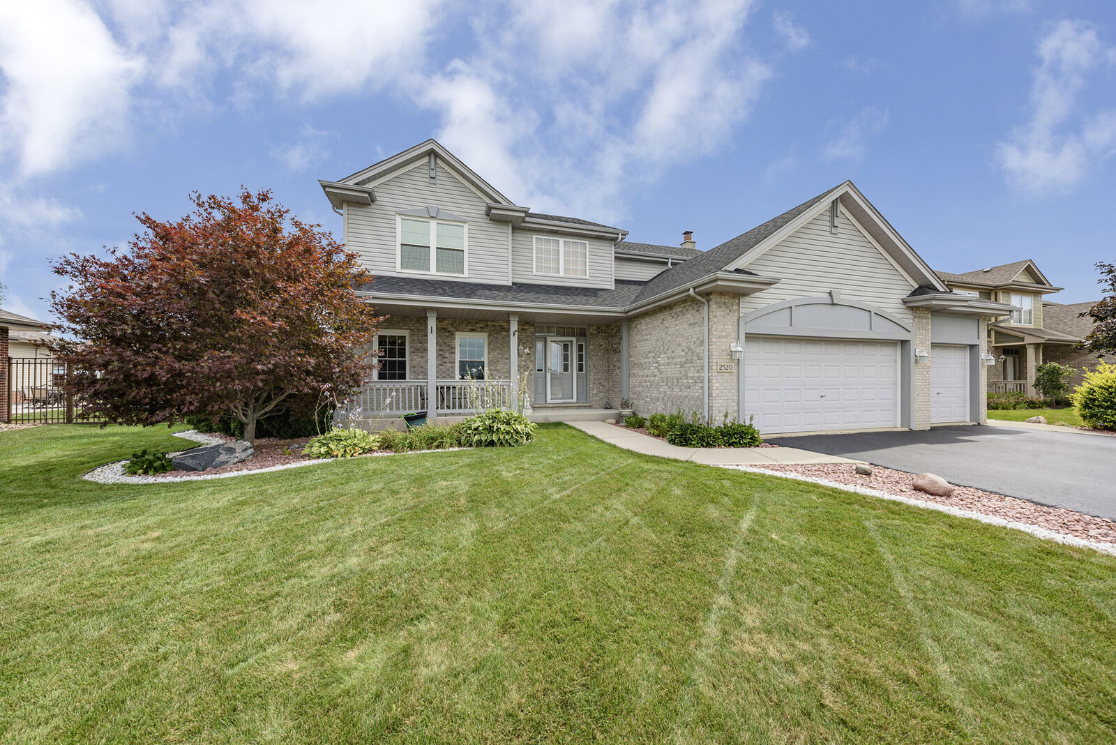 Property Photo: 2520 Foxwood Drive IL 60451