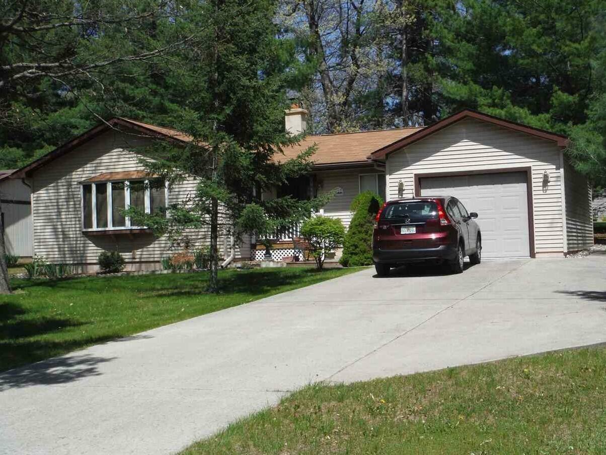 Property Photo:  142 Goldenrod Drive  MI 48629 