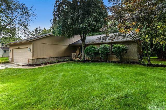 Property Photo: 8869 Twin Lakes Drive MI 48386