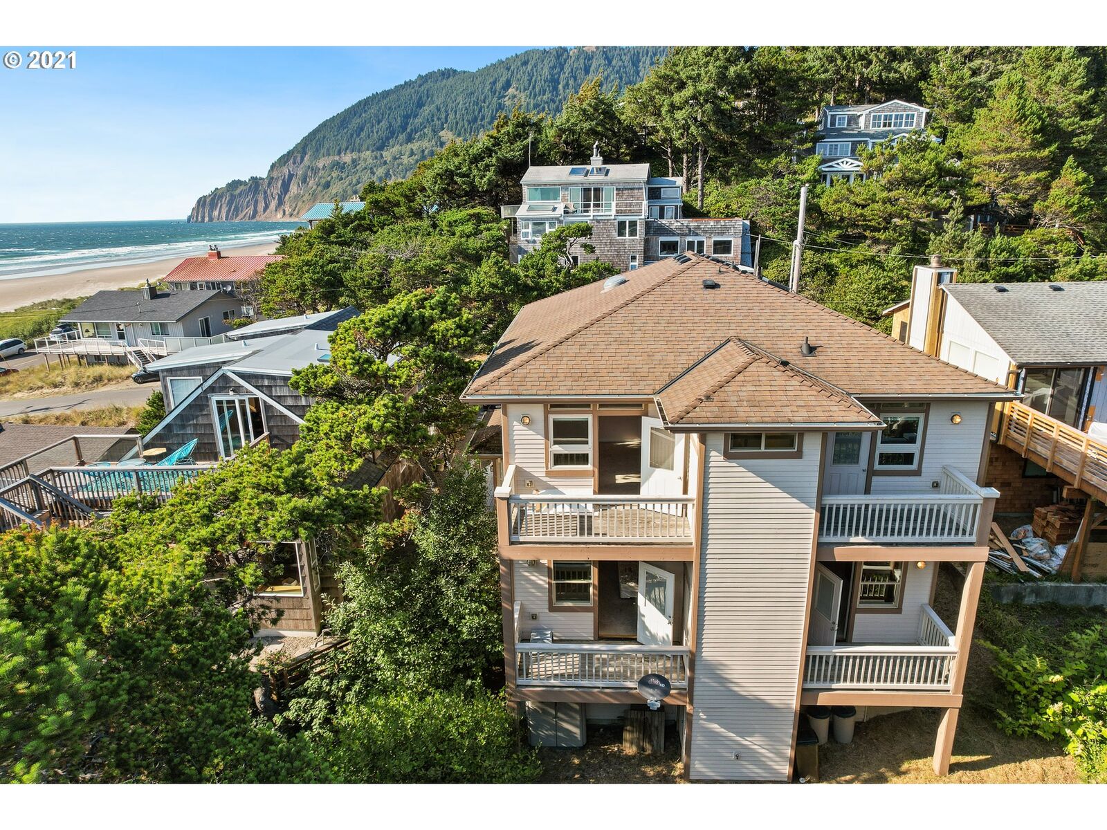 Property Photo: 36 North Ave OR 97130