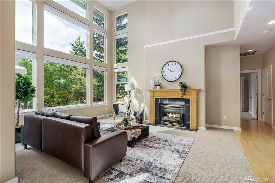 Property Photo: 5634 Elizabeth Lp SE WA 98092