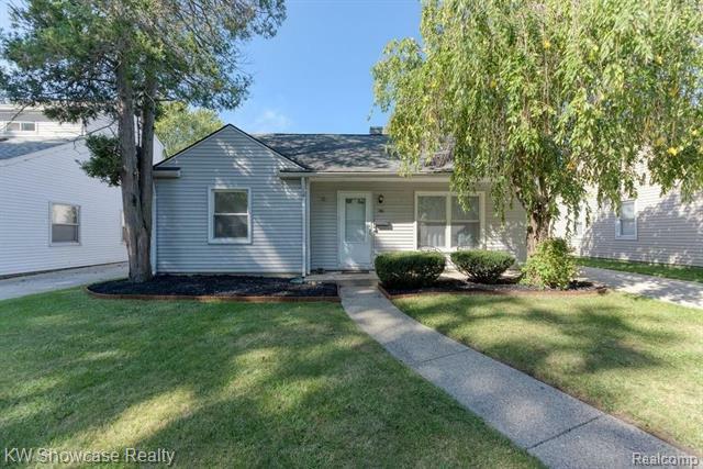 Property Photo: 46 Gargantua MI 48017