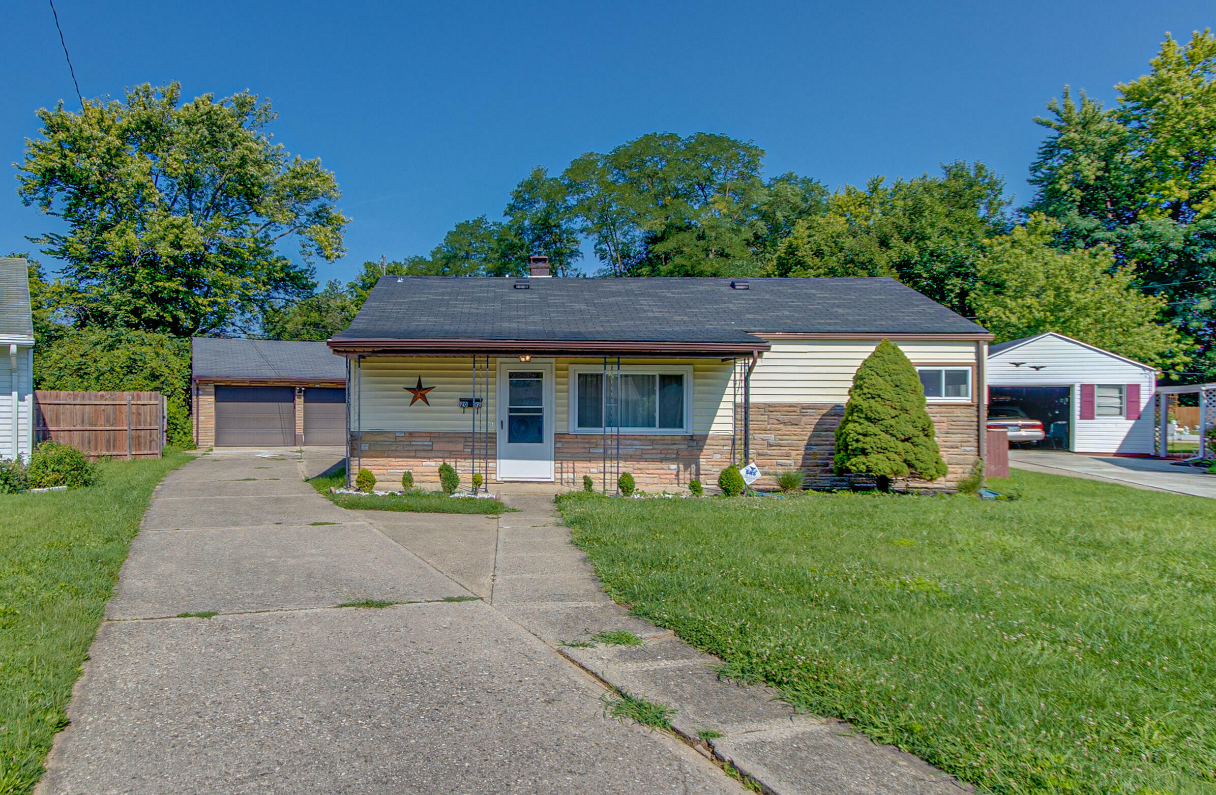 Property Photo:  2032 N Hadley Road  OH 45505 