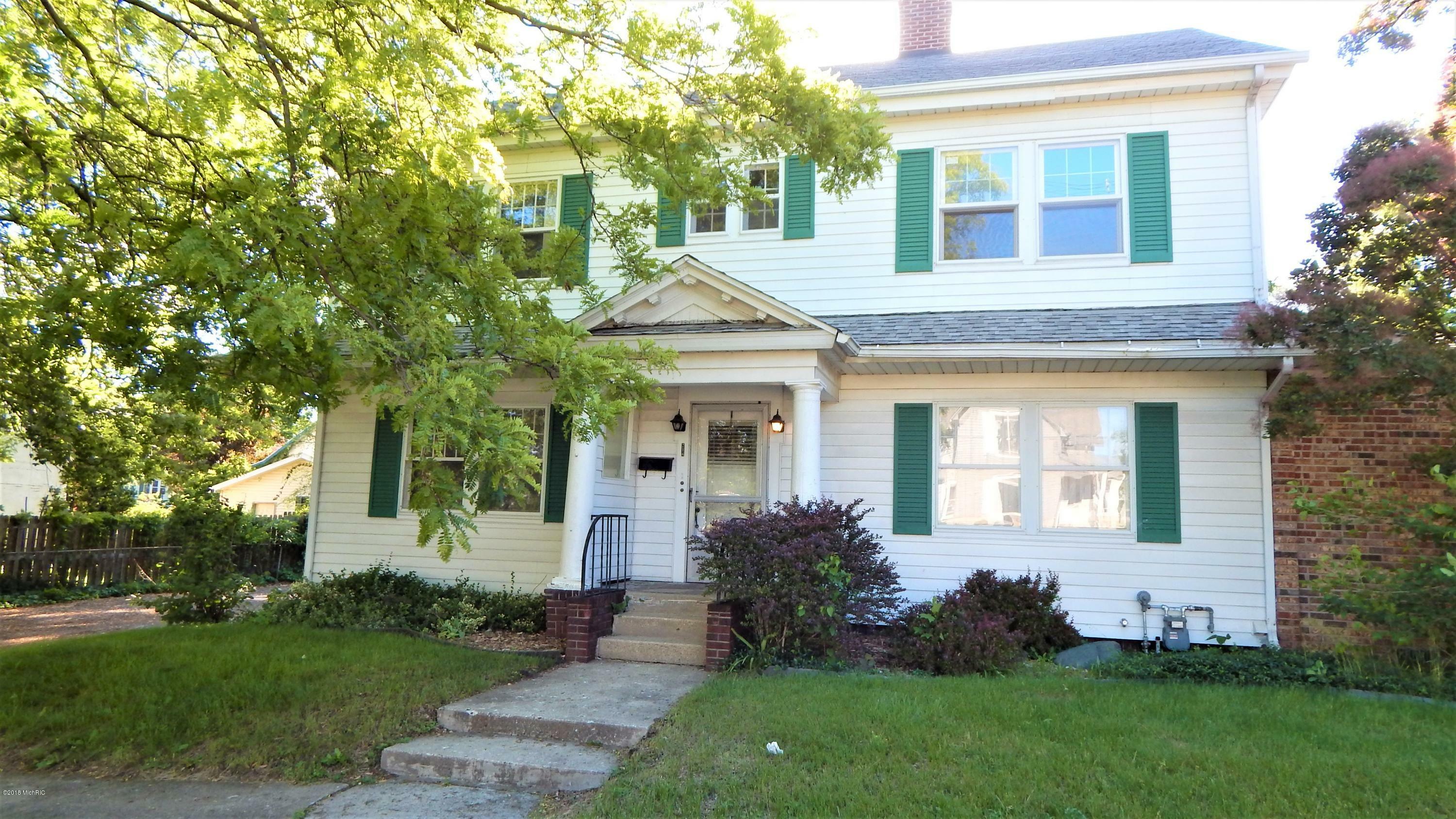 Property Photo:  216 North Avenue  MI 49017 