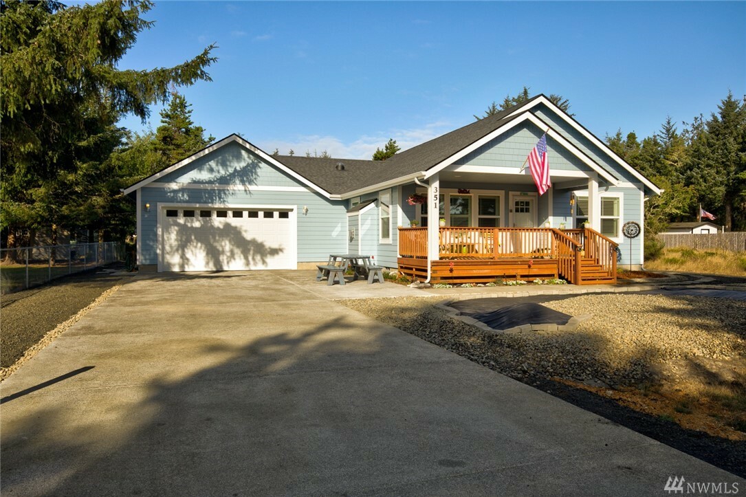 Property Photo:  351 Ponderosa Lp NE  WA 98569 