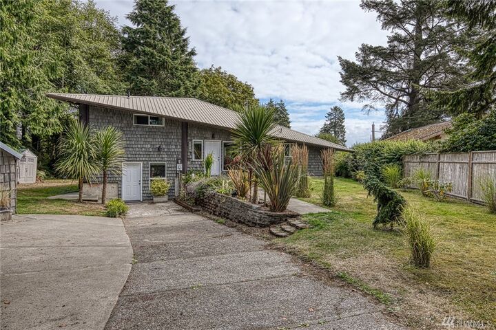 490 Dolphin Ave NE  Ocean Shores WA 98569 photo