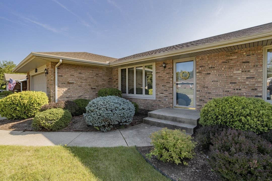 Property Photo:  1650 Arnold Avenue  IL 61108 