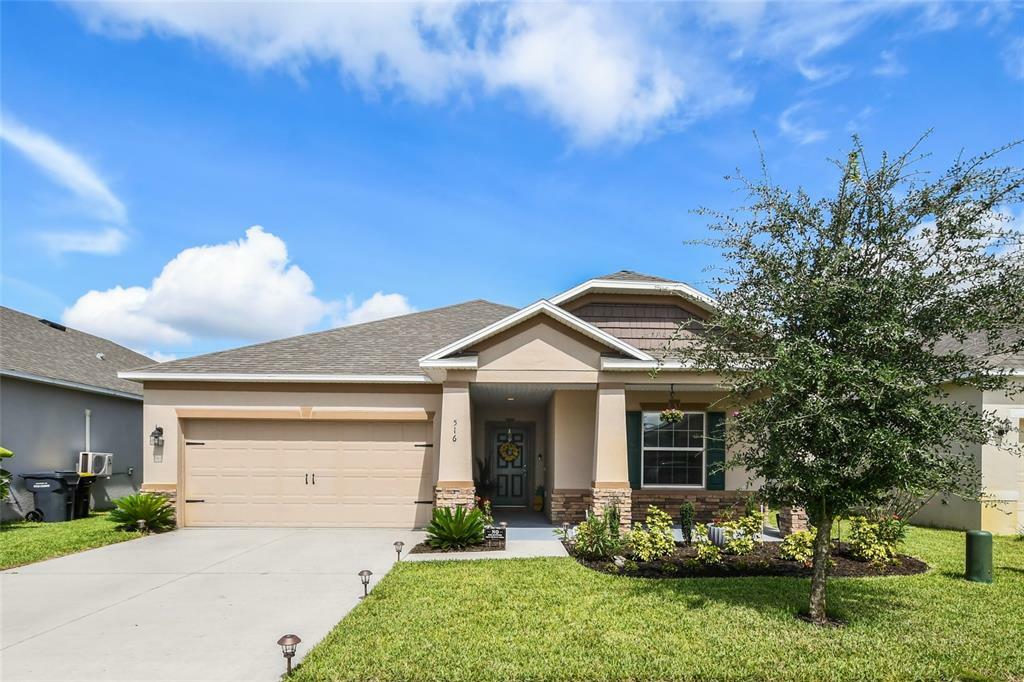 Property Photo:  516 Sardinia Circle  FL 33837 